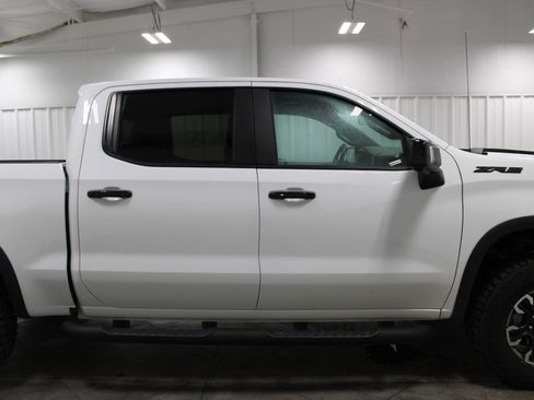 Used 2024 Chevrolet Silverado 1500 ZR2 w/ Technology Package image 11