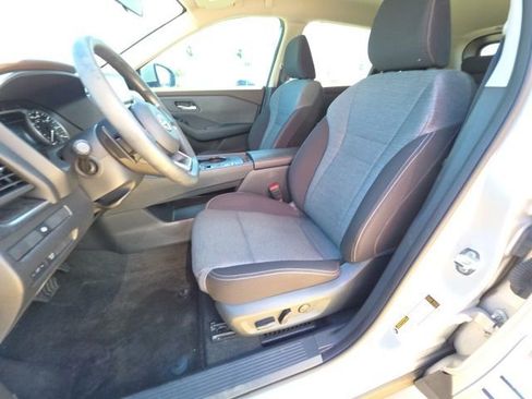Used 2023 Nissan Rogue SV FWD image 13