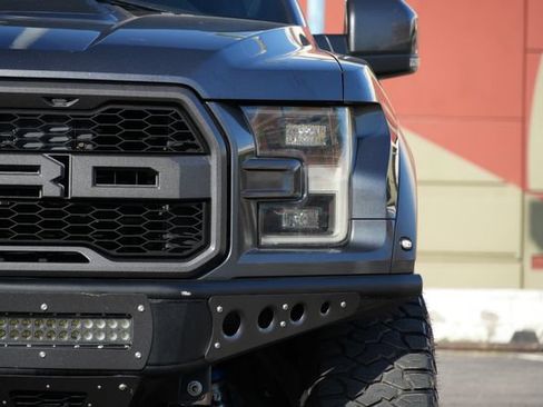 Used 2017 Ford F150 Raptor w/ Equipment Group 802A Luxury AWD/4WD image 8