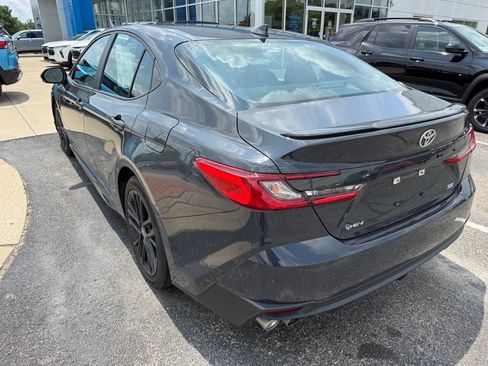 Used 2025 Toyota Camry SE FWD image 11
