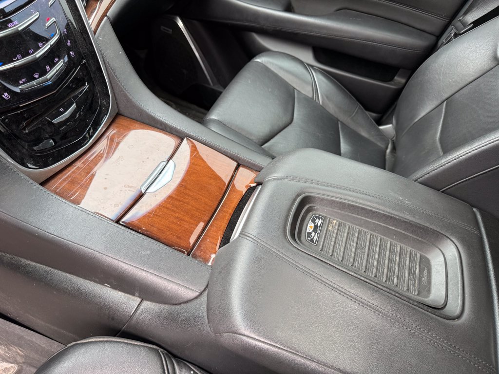 Used 2018 Cadillac Escalade ESV Premium Luxury AWD/4WD image 15