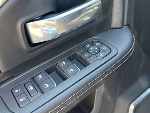 New 2026 RAM 2500 Laramie w/ Night Edition AWD/4WD image 25
