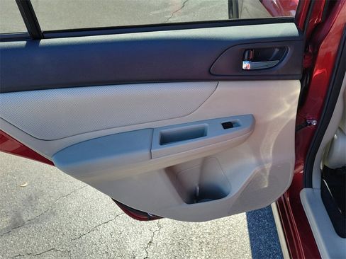 Used 2013 Subaru Crosstrek 2.0i Limited w/ Popular Pkg 1 image 9