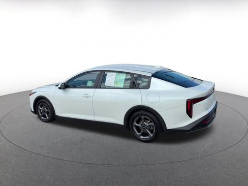 Used 2025 Kia K4 LXS image 10