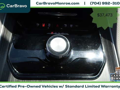 Used 2024 Jeep Wagoneer L Series II RWD image 27