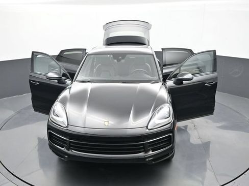 Used 2023 Porsche Cayenne Coupe w/ Premium Package AWD/4WD image 32