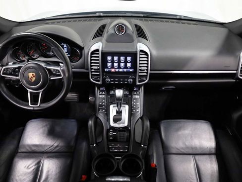 Used 2017 Porsche Cayenne image 26