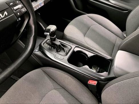 Used 2025 Kia K4 FWD image 16