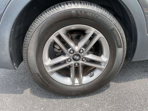 Used 2017 Hyundai Santa Fe Sport FWD image 7