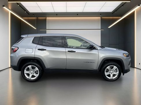 Used 2024 Jeep Compass Sport AWD/4WD image 7