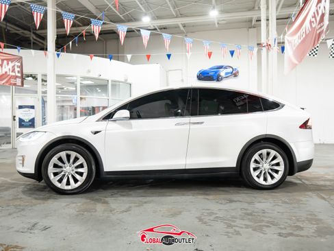 Used 2017 Tesla Model X 100D image 4