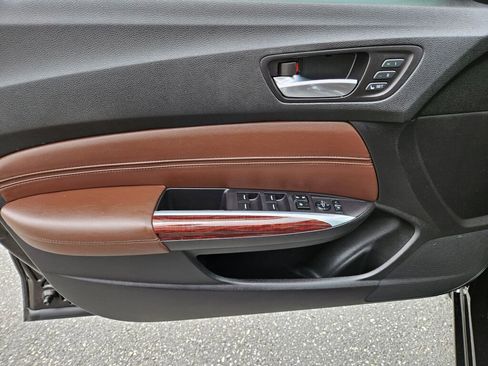 Used 2015 Acura TLX w/ Technology Package FWD image 14