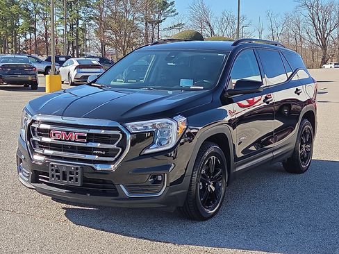 Used 2024 GMC Terrain AT4 w/ Infotainment Package II image 2