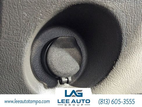 Used 2004 Chevrolet Avalanche Z66 w/ Preferred Equipment Group image 19