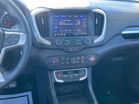Certified 2024 GMC Terrain SLT image 10