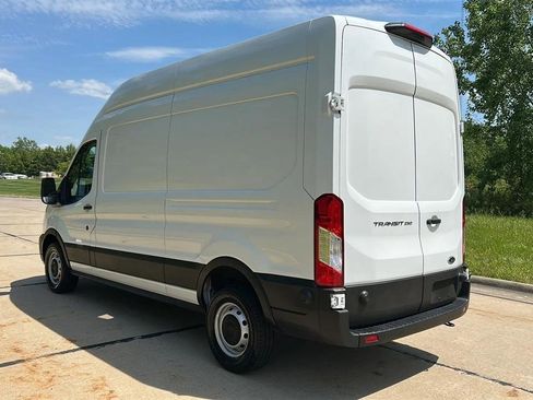 Used 2024 Ford Transit 250 148 High Roof RWD image 11