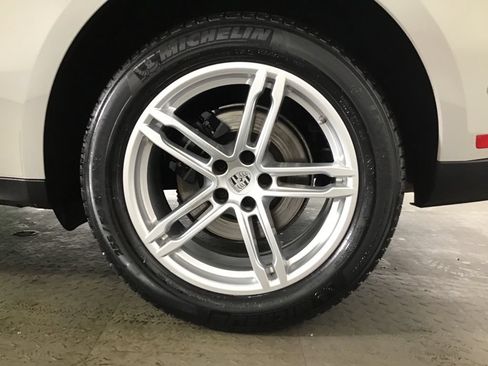 Certified 2023 Porsche Macan Turbo AWD/4WD image 14