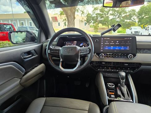 Used 2025 Chevrolet Colorado ZR2 AWD/4WD image 8