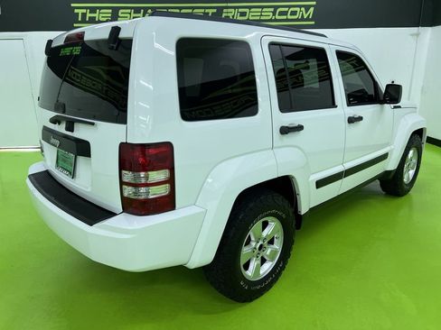 Used 2012 Jeep Liberty Sport AWD/4WD image 10