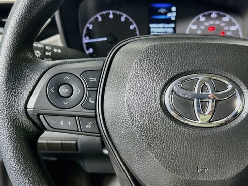 Used 2025 Toyota Corolla LE w/ Convenience Package FWD image 17