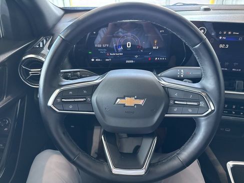 Used 2025 Chevrolet Equinox LT AWD/4WD image 9