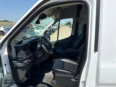 Used 2025 Ford Transit 250 148 Medium Roof RWD image 18