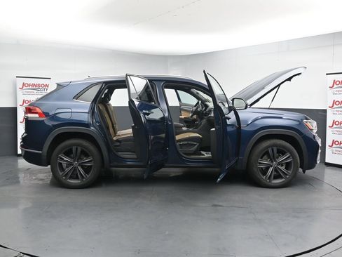 Used 2021 Volkswagen Atlas Cross Sport SE AWD/4WD image 41