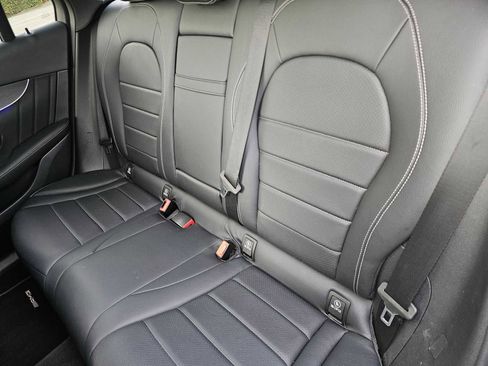 Used 2022 Mercedes-Benz GLC 300 4MATIC image 17