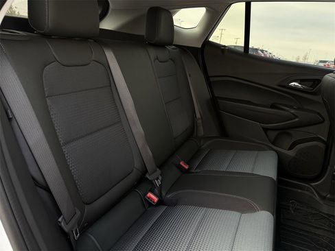 New 2026 Chevrolet Trax LT w/ Sunroof Package image 25