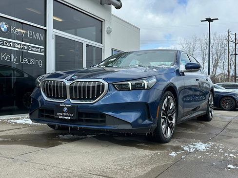 Certified 2024 BMW 530i xDrive 530i xDrive Sedan w/ Premium Package image 3