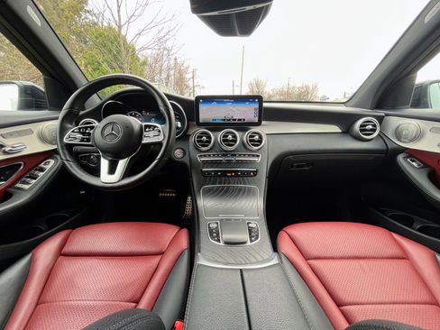 Used 2021 Mercedes-Benz GLC 300 4MATIC image 21