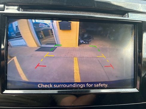 Used 2019 Nissan Rogue SV FWD image 18