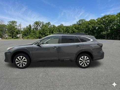 Used 2023 Subaru Outback Premium AWD/4WD image 5