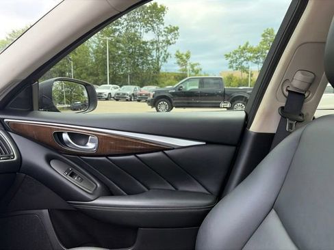 Used 2018 INFINITI Q50 Luxe AWD/4WD image 12