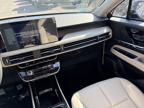 New 2026 Lincoln Corsair Reserve image 15