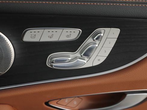 Used 2022 Mercedes-Benz E 450 Cabriolet image 12