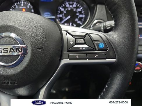 Used 2022 Nissan Rogue Sport SV w/ Technology Package AWD/4WD image 23