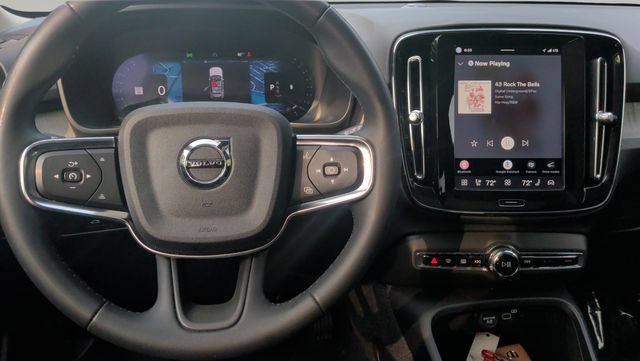 Certified 2024 Volvo XC40 B5 Plus w/ Protection Package Premier AWD/4WD image 14