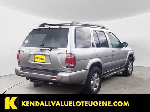 Used 2002 Nissan Pathfinder SE AWD/4WD image 5