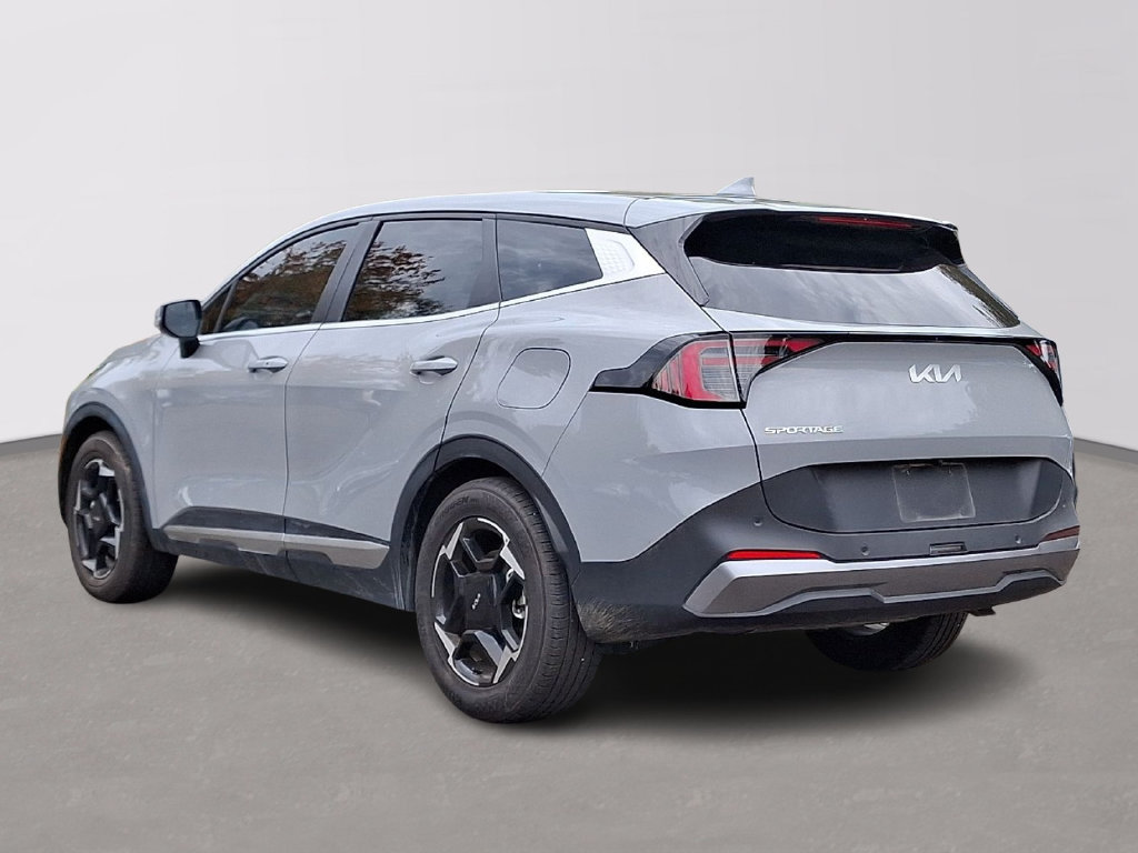 Certified 2026 Kia Sportage EX FWD image 4