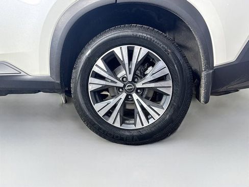 Certified 2023 Nissan Rogue SV image 24
