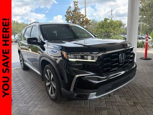 Certified 2024 Honda Pilot Touring image 1