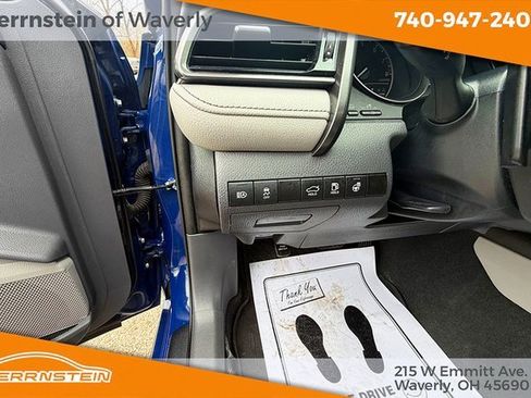 Used 2023 Toyota Camry SE image 16