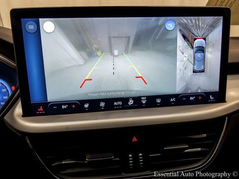 Used 2025 Ford Escape SE w/ PHEV Premium Package image 17