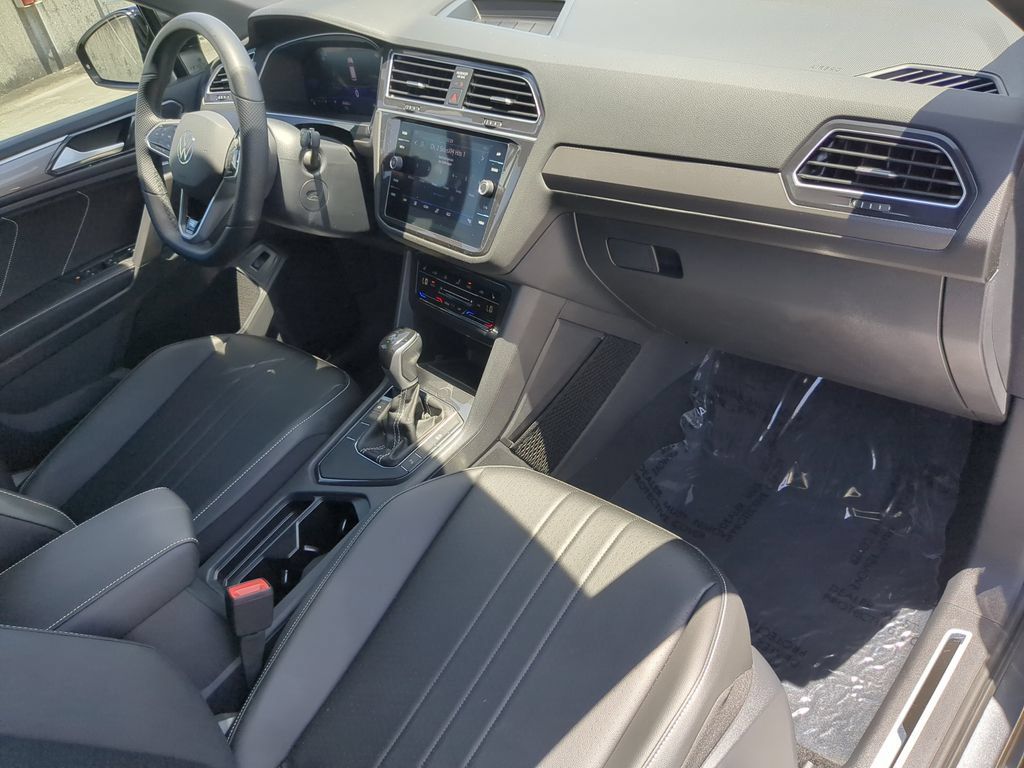 Certified 2024 Volkswagen Tiguan SE R-Line FWD image 12