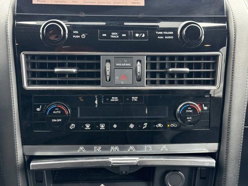 Used 2024 Nissan Armada SV image 11