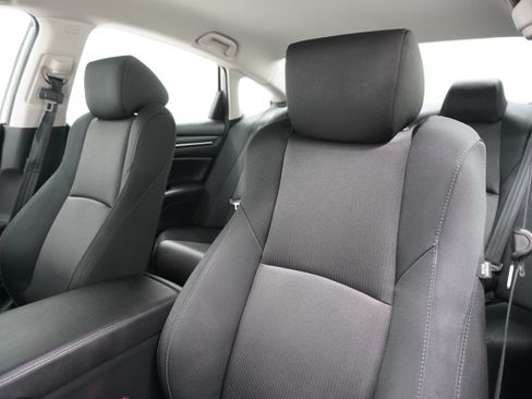Used 2019 Honda Accord LX image 10