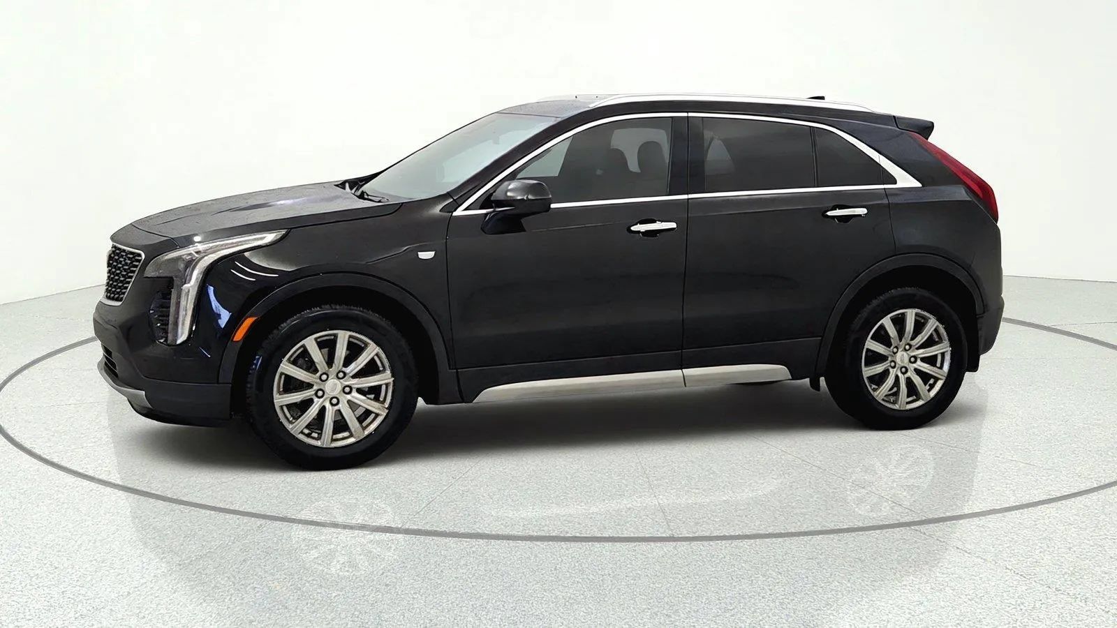 Used 2019 Cadillac XT4 Premium Luxury AWD/4WD image 3
