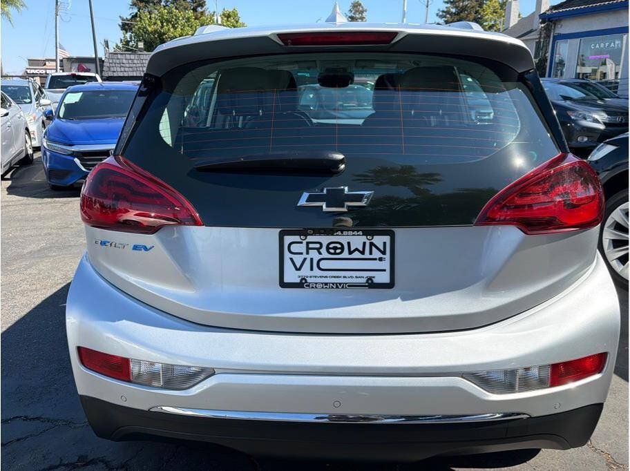 Used 2020 Chevrolet Bolt Premier w/ Infotainment Package FWD image 22