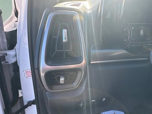 Used 2023 Kia Sorento LX image 20